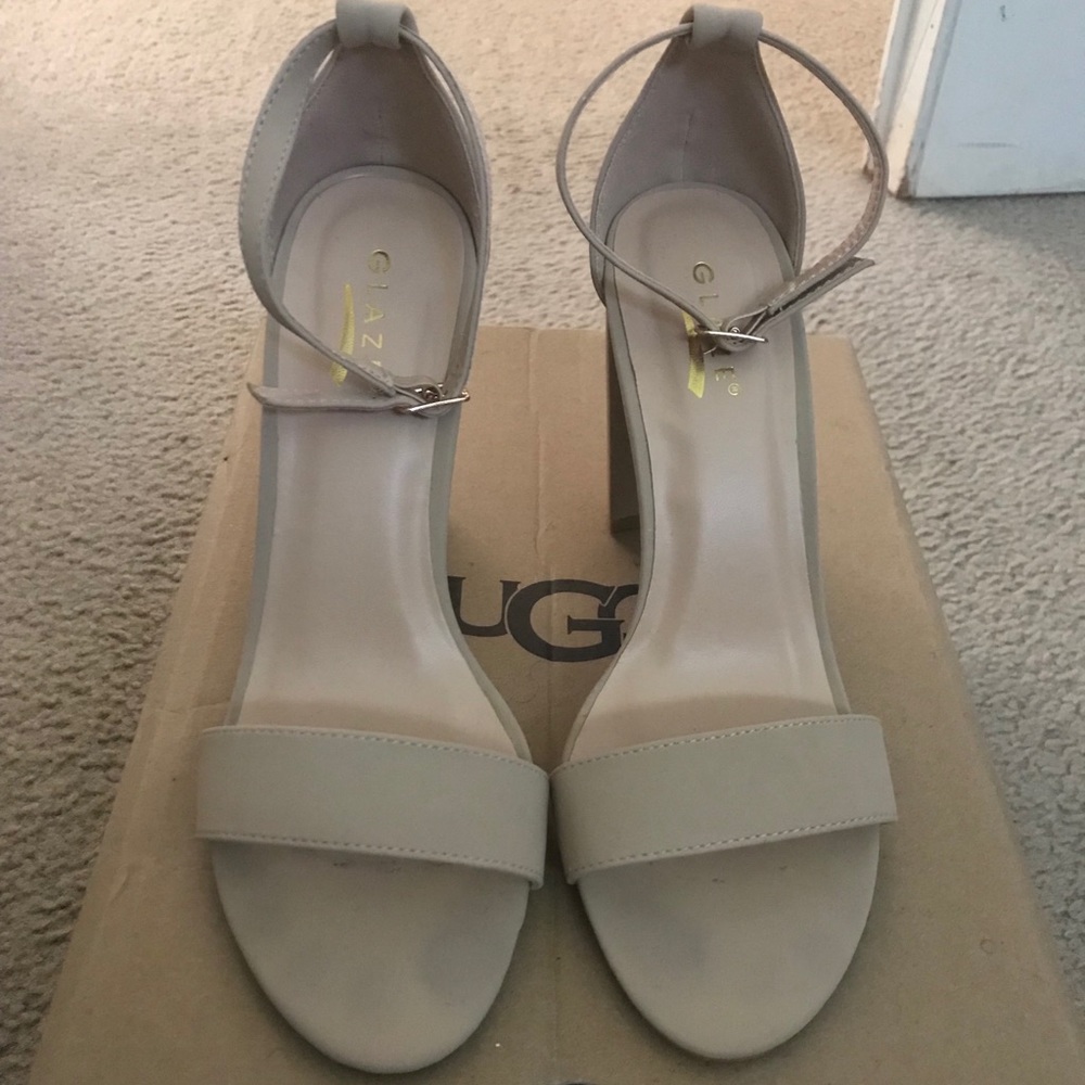Beige heels